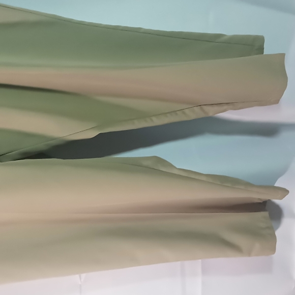 Haggar Generations Khaki trousers size 44W x 30L - Picture 3 of 11